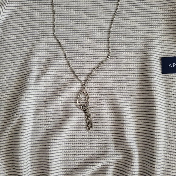 NWT Apt 9 Top Open Ladder Sleeves White Grey Stripe Size Small Necklace Included - Picture 6 of 14